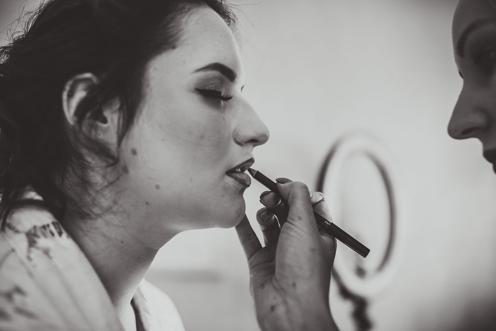 You are currently viewing Hiring a Make Up Artist